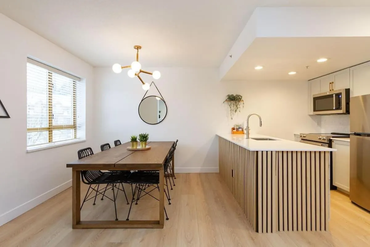 Renovated 2Bed-2Bath In Village With Pool, Hot Tub, And Sauna Whistler 0*,  Canada